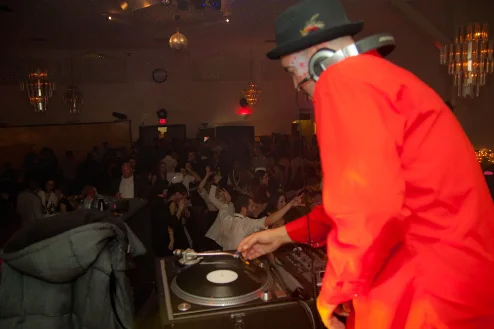 Goyo at the decks